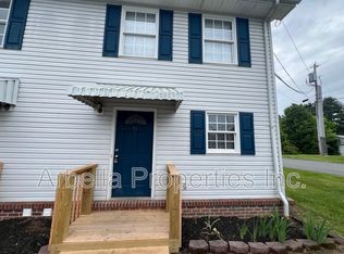 152 Gray Station Rd APT 14, Johnson City, TN 37615