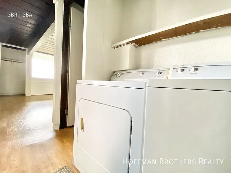 2342 Silver Ridge Ave #1 — Photo 13