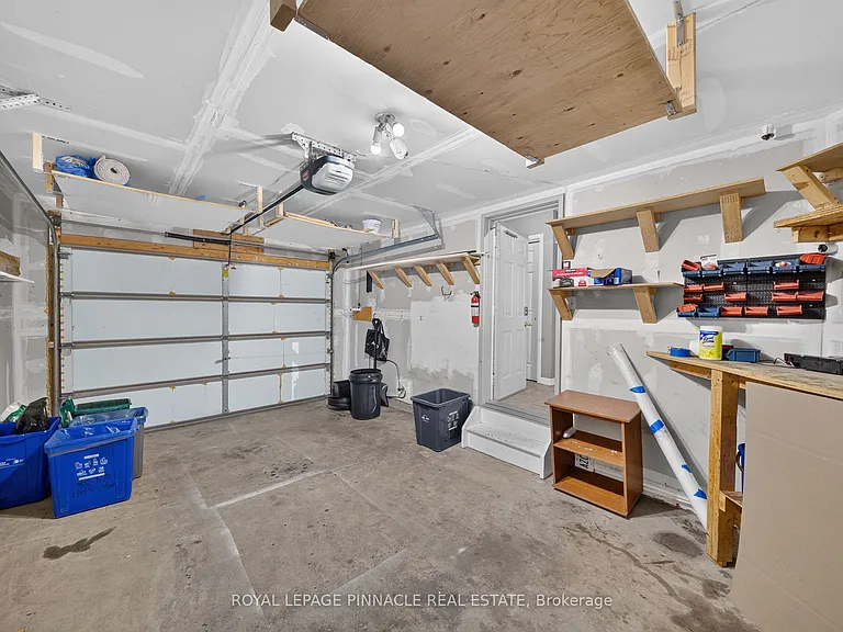 163 Livingston Ave N — Photo 31