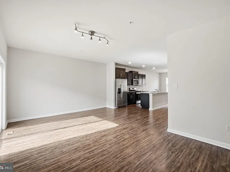 1806 Kellington Ct — Photo 15