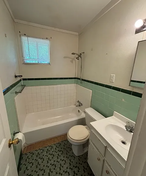 915 4th St S #6 — Photo 5