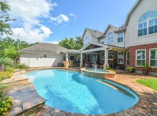 11 Amberstone Dr, Sugar Land, TX 77479