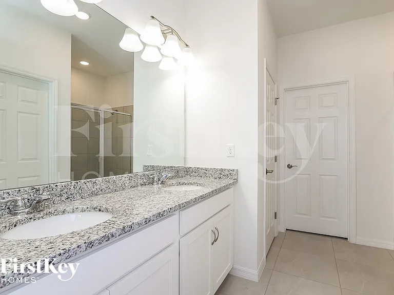 1228 Spokane Point — Photo 10