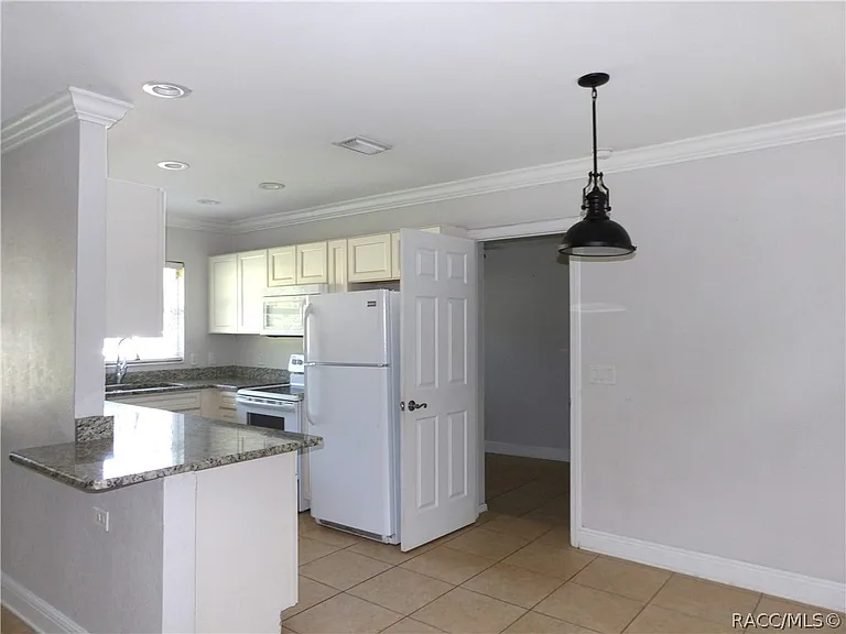 1006 Sherwood Ave — Photo 5
