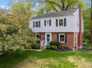 702 Saint James Dr, Saint Louis, MO