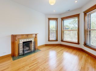 1742 W Addison St #3, Chicago, IL 60613
