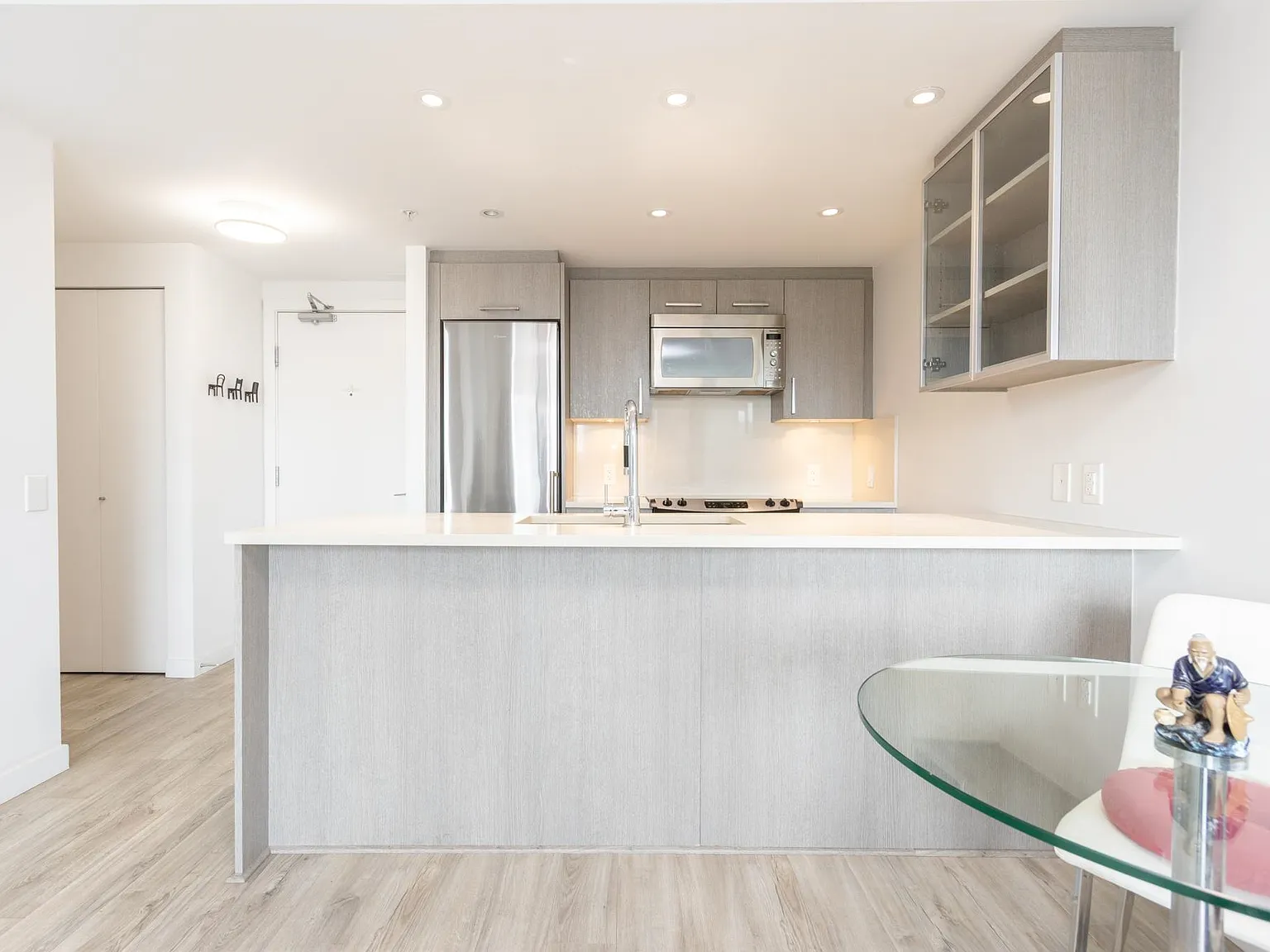 2 bed, 753 sqft, $2,650 — Photo 4