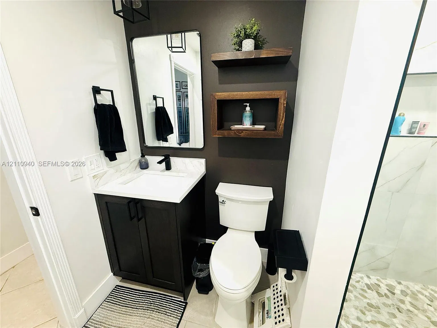 4 bed, 3.0 bath, 2587 sqft, $5,800 — Photo 3