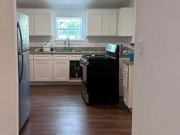 3rd image of 304 Morgan Mill Rd