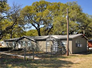 25896 Live Oak Ln, San Antonio, TX 78264