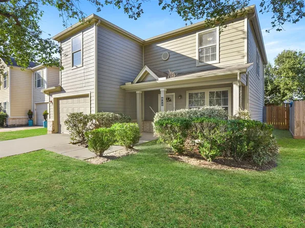822 Grand Plains Dr, Houston, TX 77090