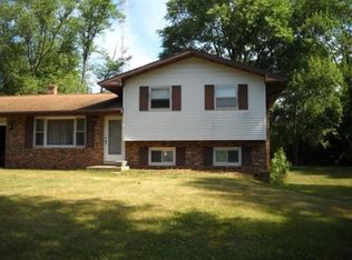 1435 E Island View Dr, Warsaw, IN 46580