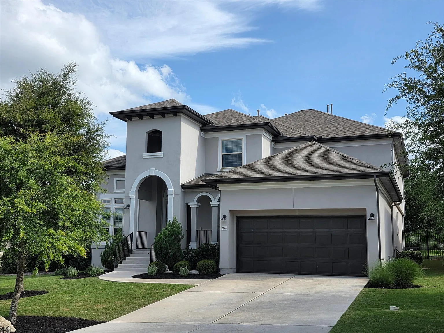 4 bed, 3.5 bath, 3784 sqft, $4,700 — Photo 1