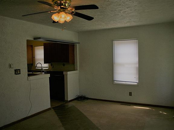 2nd image of 84 Cedar Ave N
