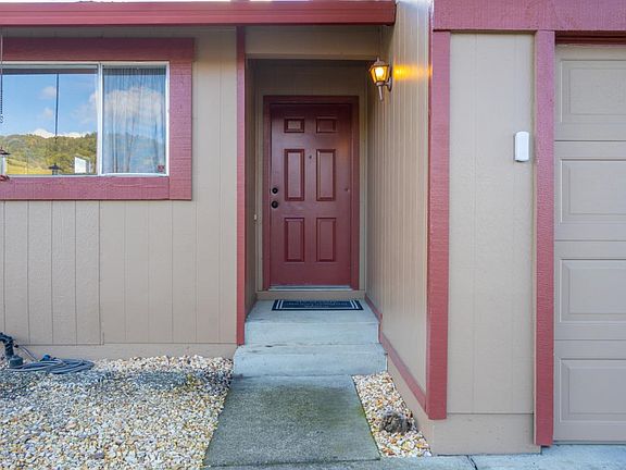 4th image of 1603 Gladstone Way