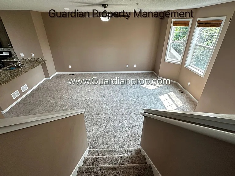 11920 Emery Village Dr N — Photo 16