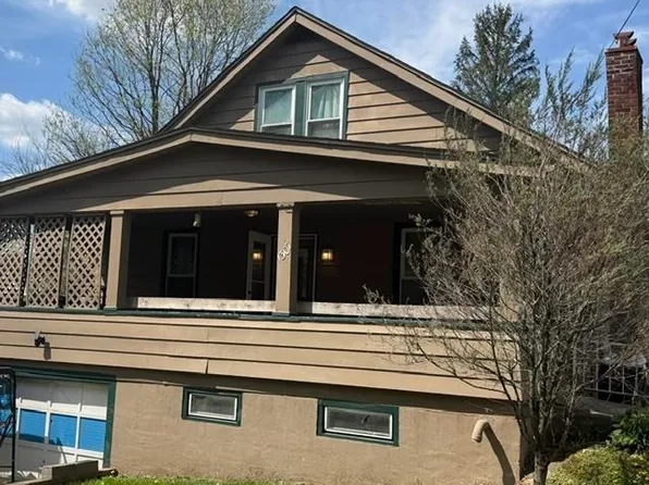 1307 Robin Ln, Fairmont, WV 26554