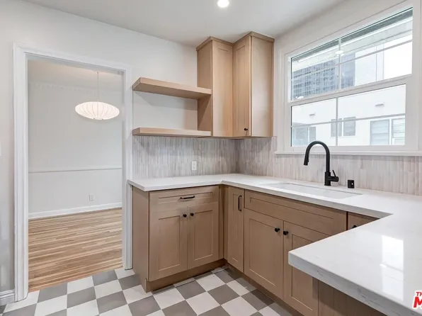 405 3/4 Shirley Pl #3/4, Beverly Hills, CA 90212