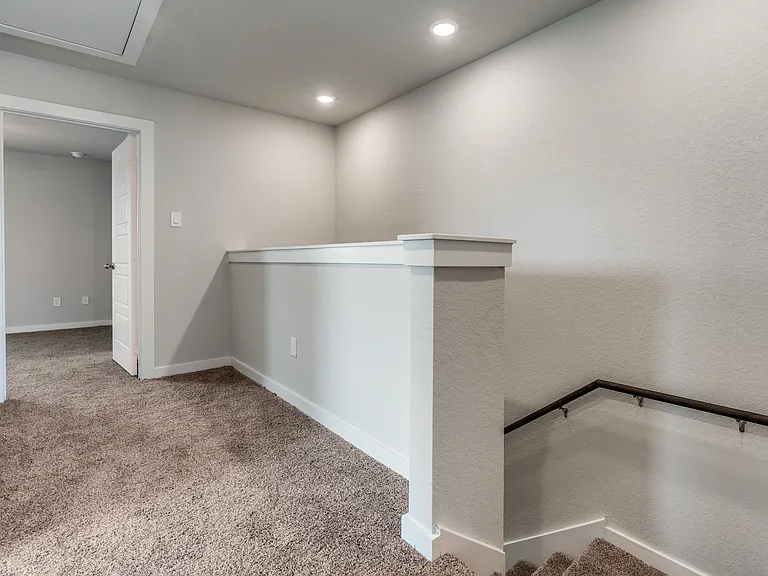 721 Ryan Xing — Photo 8