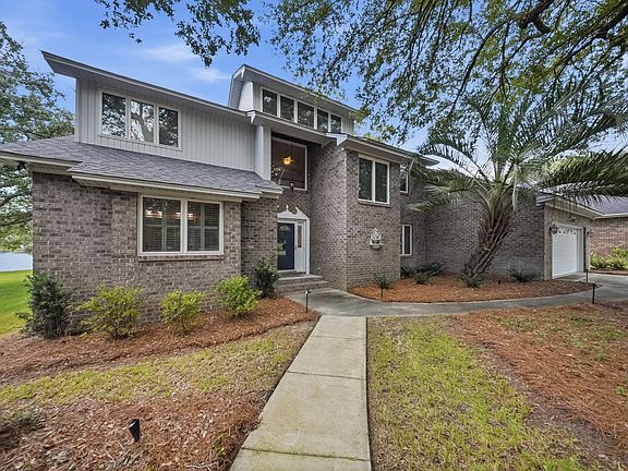 2nd image of 1397 Lakeview Dr