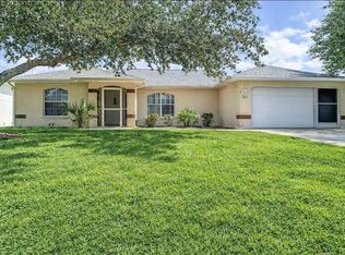 104 Mark Twain Ln, Rotonda West, FL 33947