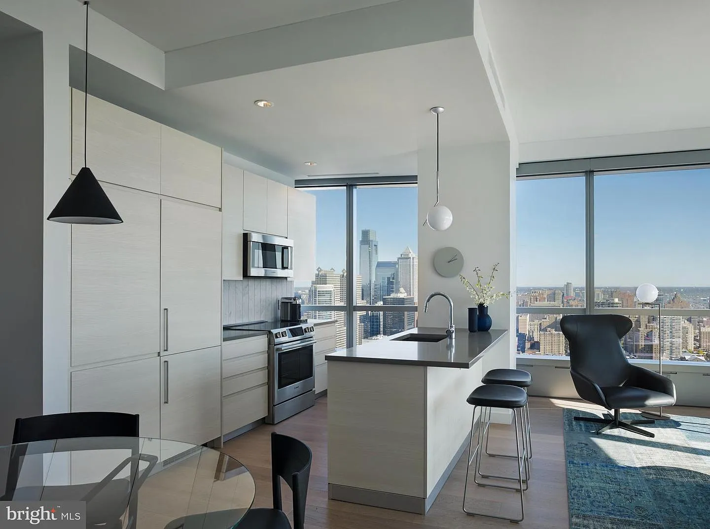 2 bed, 1125 sqft, $5,110 — Photo 4