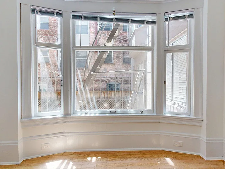 1060 Bush Street — Photo 5