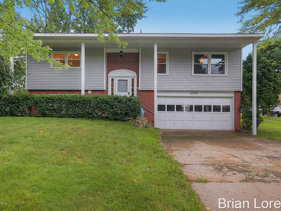 1st image of 900 Elmdale St NE