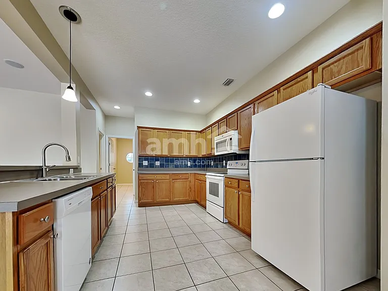 1507 Rolling Meadow Dr — Photo 3