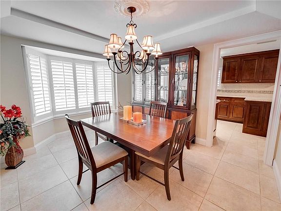 4th image of 1605 Meadowgate Dr