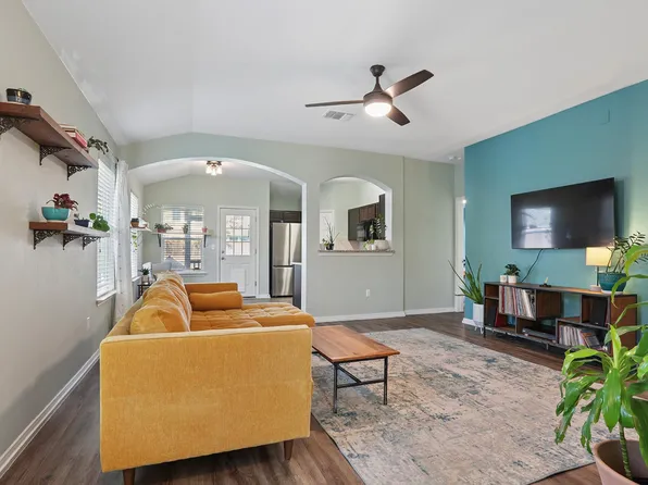 13804 Sierra Wind Ln, Elgin, TX 78621