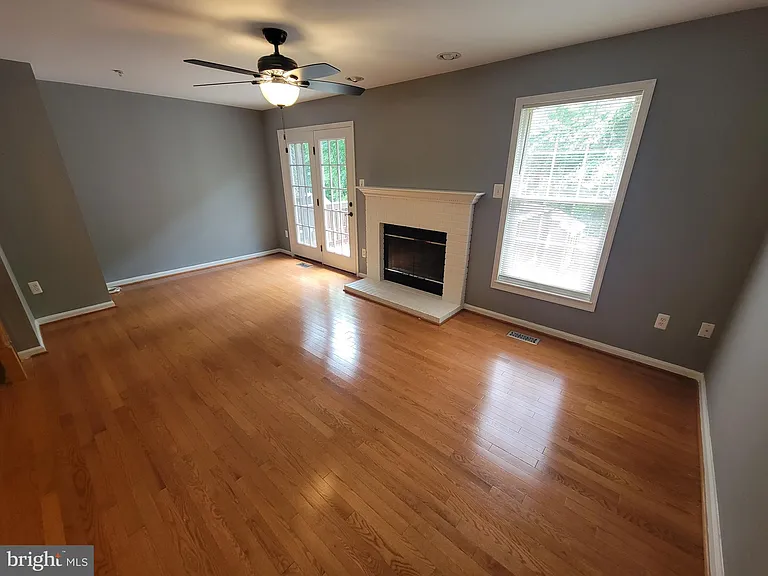 8702 Castlerock Ct — Photo 14