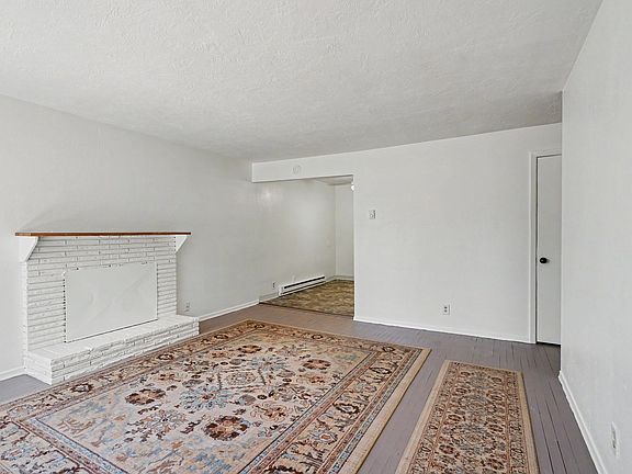 5th image of 2519-2521 Hyde Ct SE