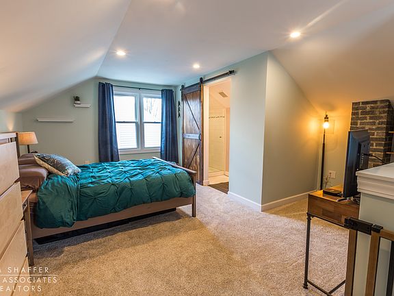 5th image of 1809 E Lincoln Ave