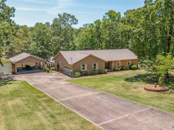 280 Aqua Vista Dr E, Gadsden, AL 35901