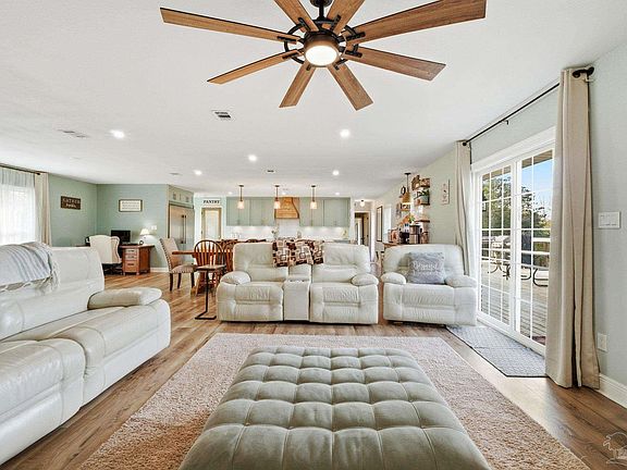 5th image of 690 Cooley Rd