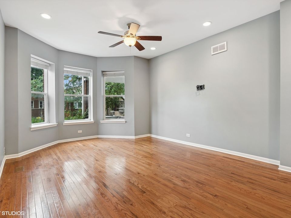 1st image of 4049 W Wellington Ave #1