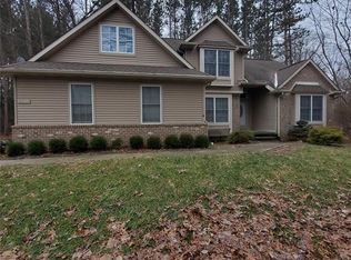 2648 Indian Trl, Pinckney, MI