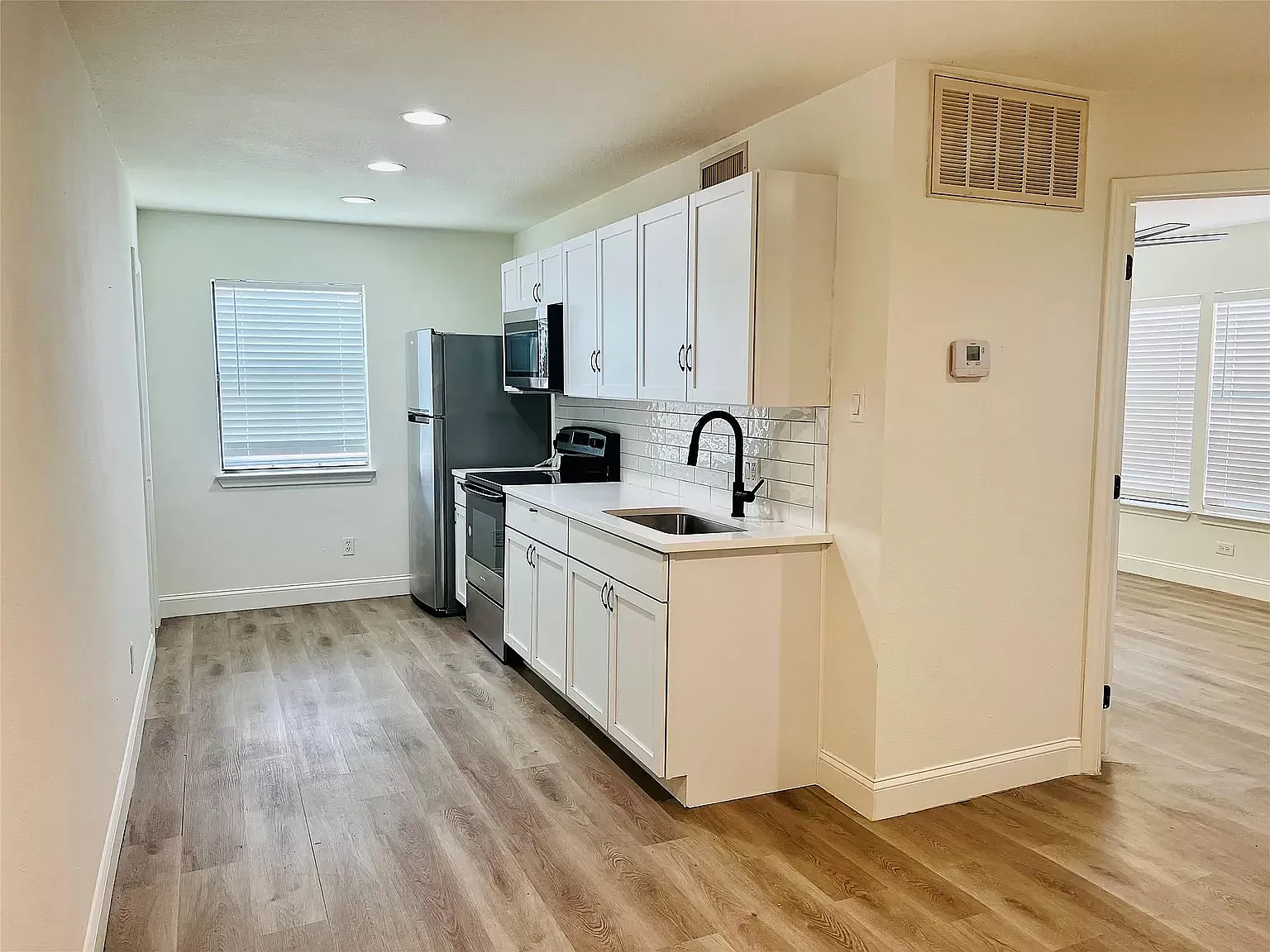 Bryan Street Apartments — Photo 4