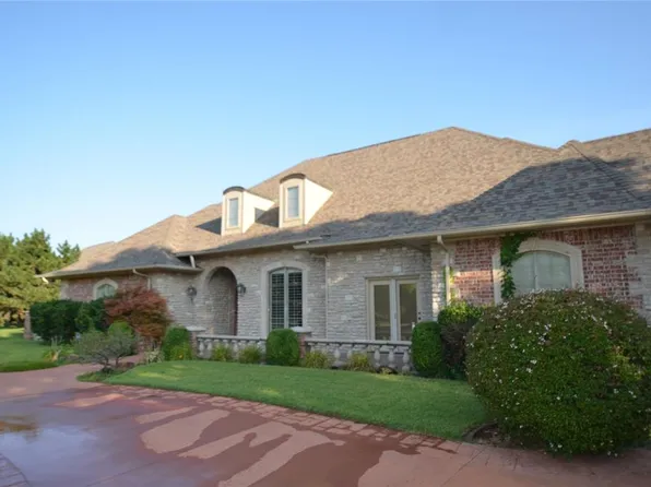 400 Hollowdale, Edmond, OK 73003