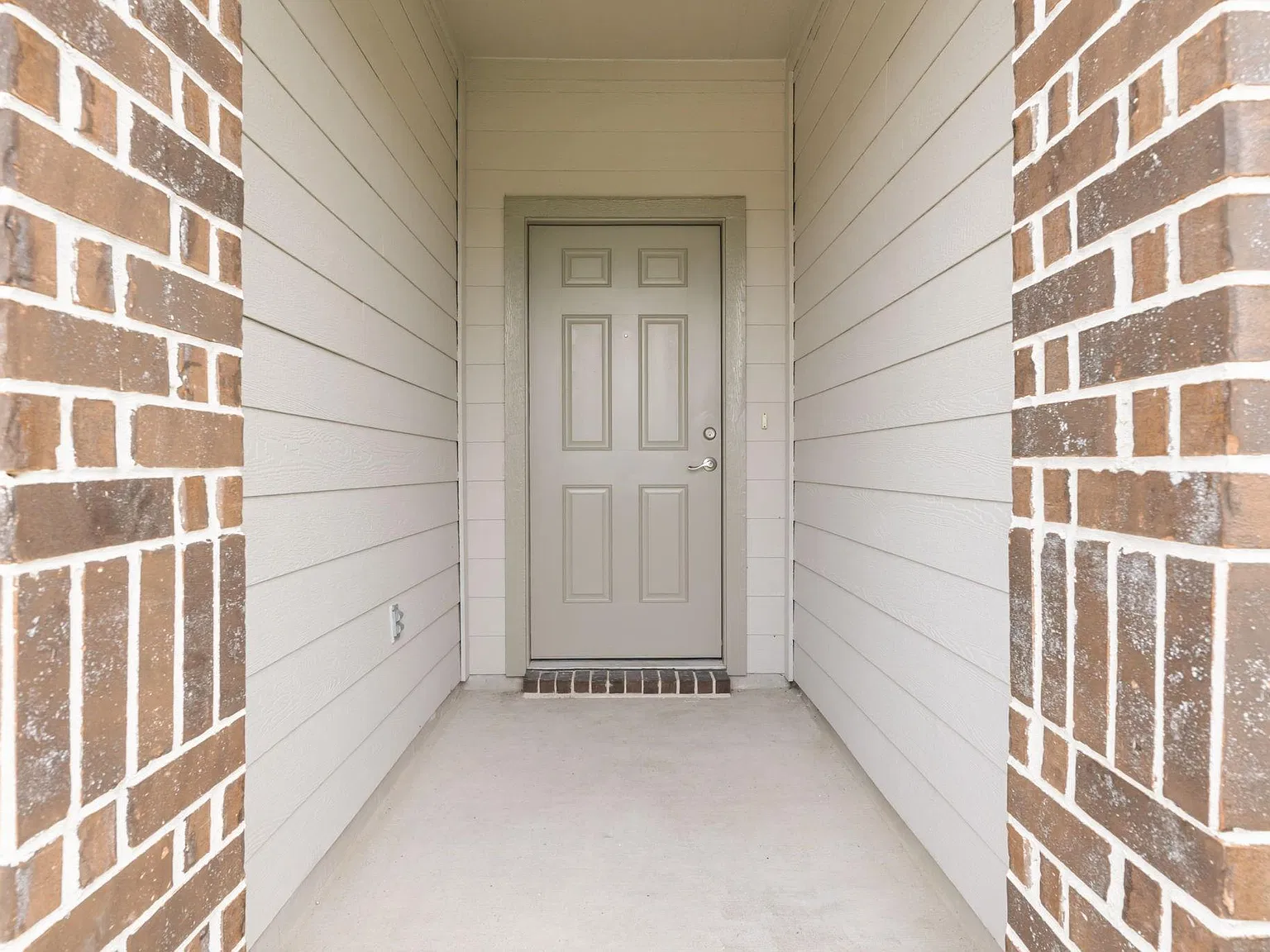 4 bed, 2.0 bath, 1976 sqft, $2,275 — Photo 4