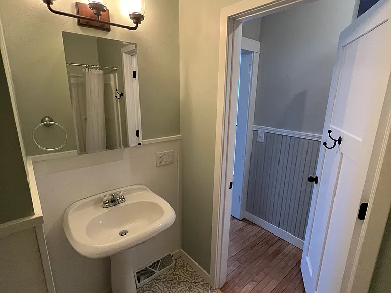529 N Fair Oaks Ave — Photo 9