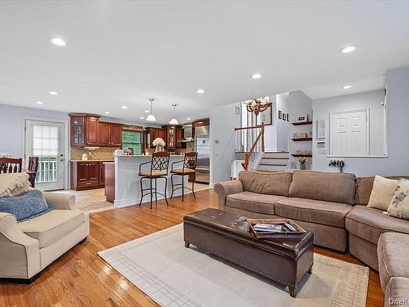 3rd image of 15 Eleanor Road