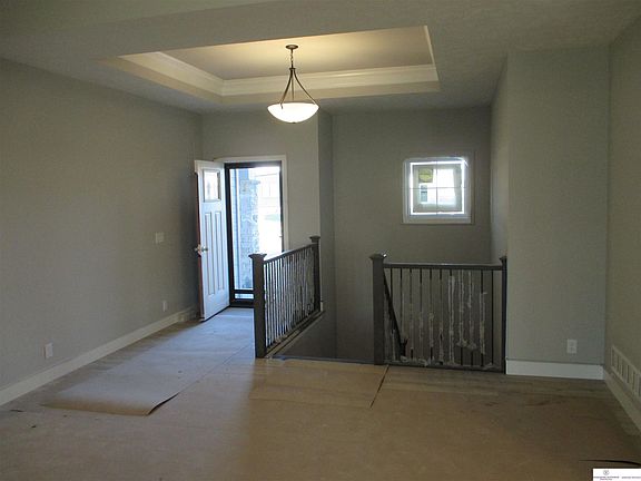 4th image of 10128 S 181st St