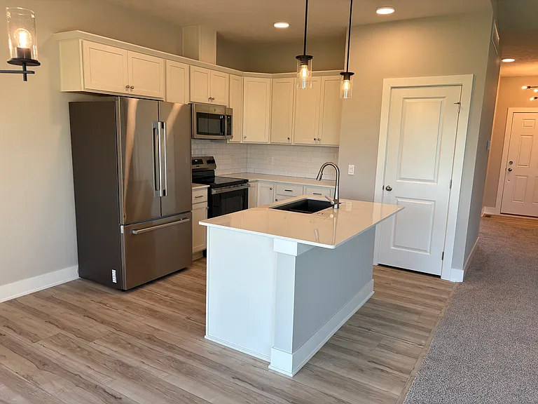 6852 Portage Dr — Photo 3