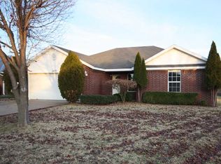 107 Green Acres St, Lowell, AR 72745