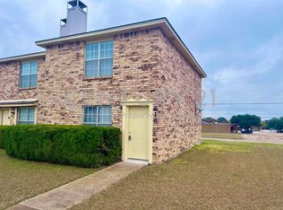 816 Red Bud Dr, Desoto, TX 75115