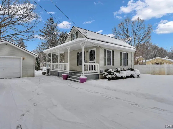 3583 2nd St, Hadley, MI 48440