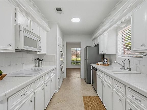 5th image of 15751 Fern Basin Dr