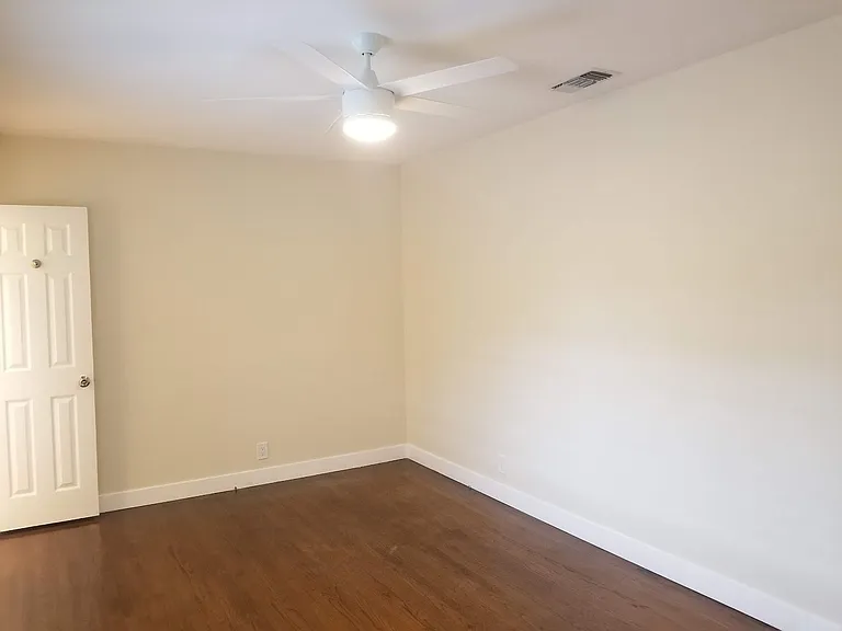 10519 Crenshaw Blvd — Photo 18
